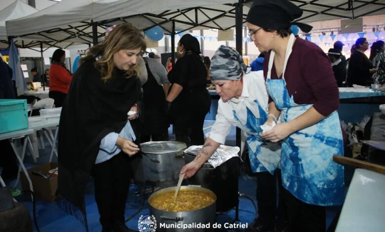 Mónica Manzanares la Campeona del 1° Campeonato de Locro Catrielense