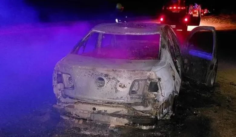 Se incendió un auto sobre la Ruta Nacional 152