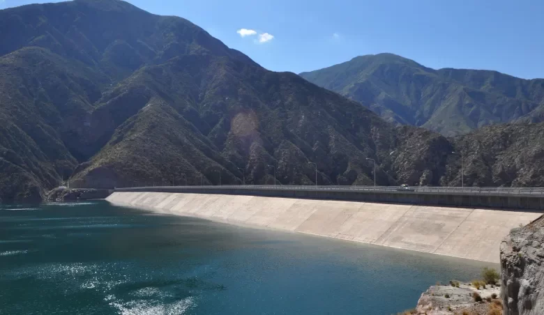 Mendoza tiene excedente hídrico, sufre inundaciones pero no suelta agua