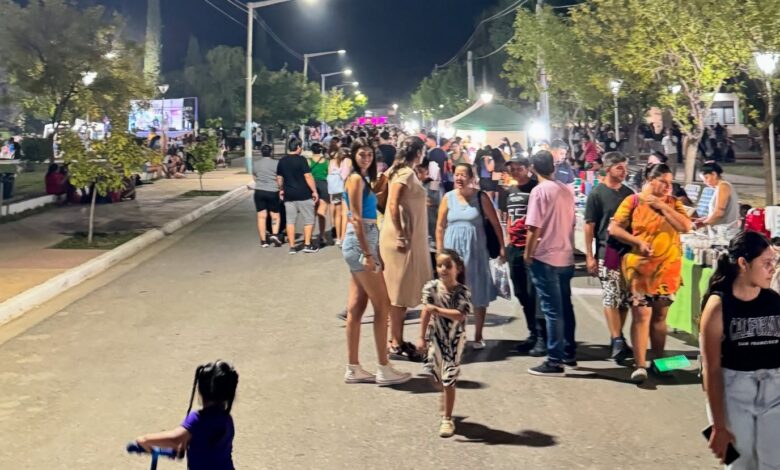 Una noche inolvidable en el Paseo Peatonal 2025 de 25 de Mayo