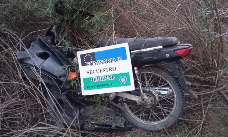 Catriel: La Policía halló una moto desarmada y abandonada