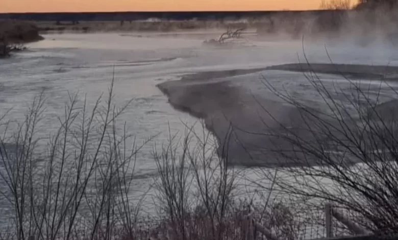 Impactante postal: el río Colorado se congeló en 25 de Mayo por la ola de frío