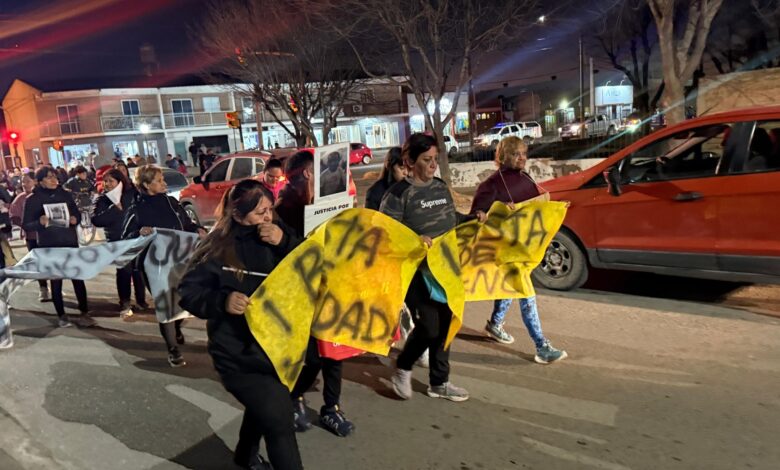 25 de Mayo marchó por justicia tras la brutal agresión a Adrián Barros