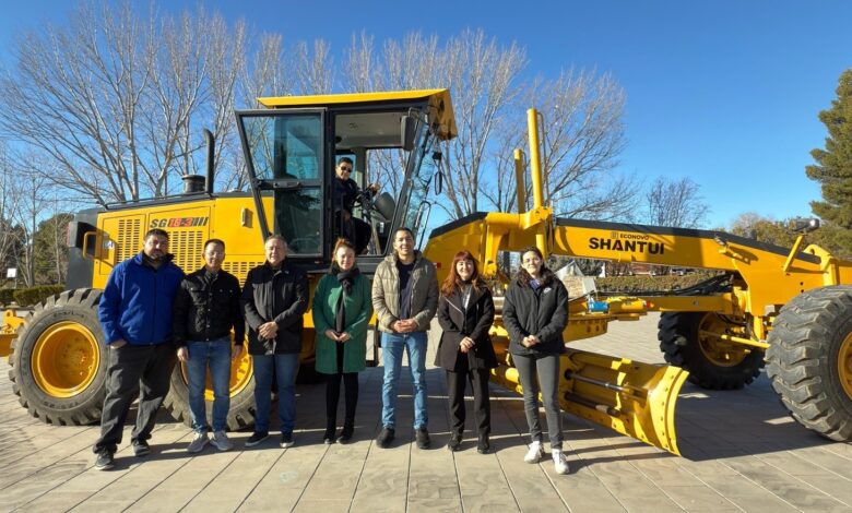25 de Mayo incorporó una nueva motoniveladora al parque automotor municipal