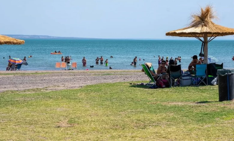 Una escapada a Casa de Piedra en verano: playas tranquilas, camping accesible y pesca deportiva