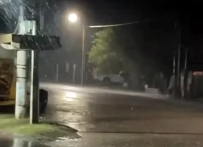 Temporal en Puelén transformó las calles en ríos y afectó a viviendas