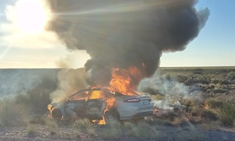 Se incendió un auto en la Ruta 151