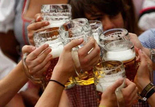 25 de Mayo: polémica por excesivo consumo de alcohol sin controles