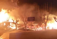 Catriel: Incendio consumió un antiguo edificio municipal. Las perdidas fueron totales