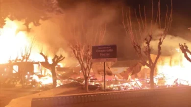 Catriel: Incendio consumió un antiguo edificio municipal. Las perdidas fueron totales